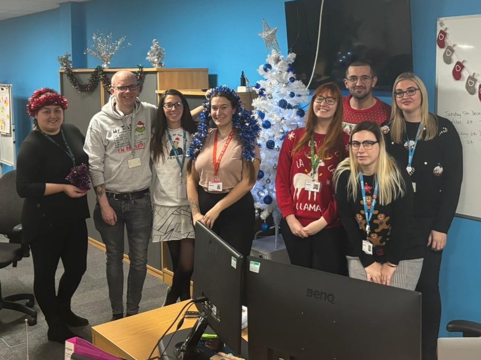 evo_partnership's tweet photo. The teams across evo are wearing their most festive jumpers and supporting @savechildrenuk by raising funds!

Join evo in helping children worldwide who are dealing with critical issues like war, hunger, and poverty by donating here: https://t.co/1dXRF51dSW

#ChristmasJumperDay https://t.co/XpXVbHvQOQ