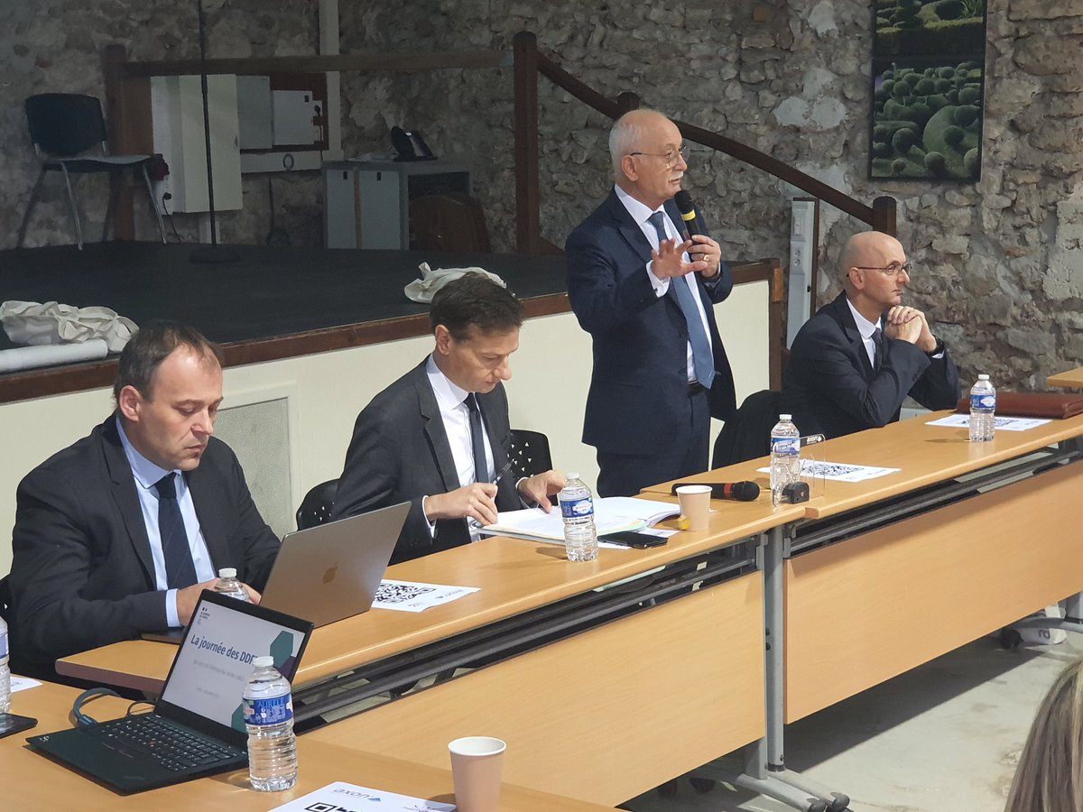 Journée DDF <a href="/AcReims/">Académie de Reims</a> à l'orangerie = chateau de Montmirail en présence Recteur et Joseph Puzo, Président Axon'cable.
1. Porter une reflexion sur les pratiques professionnelles des DDF
2. Découvrir et échanger sur les métiers d'Axon'cable
<a href="/KarimaLamsidfa/">Karima Lamsidfa</a> <a href="/thierry_perin/">PERIN Thierry</a> <a href="/PUZOjoseph/">Joseph PUZO</a>