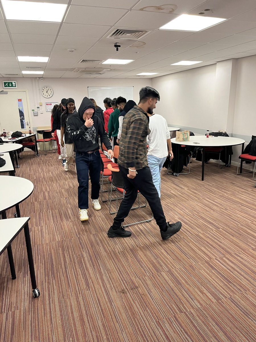 Musical Chairs 🪑 #thebest request at the end of a busy day from our students @THE_UCLan @UCLanBusiness #musicalchairs #Competition 🙌😂🎵👏🏼