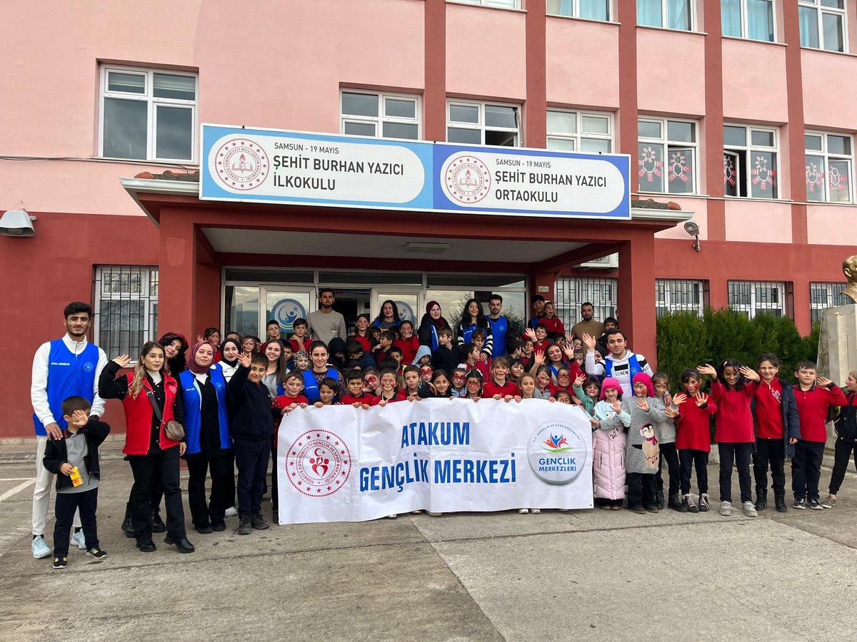GSB_AtakumGM's tweet image. 📍19 Mayıs İlçesi Şehit Burhan Yazıcı İlkokulunda #MerkezimHerYerde faaliyeti gerçekleştirdik.
Çocuklarımız #RobotikKodlama ile🤖ilk kez tanıştılar ve keyifli vakit geçirdiler.☺️🤩
#AtakumGM
#GençOfis
