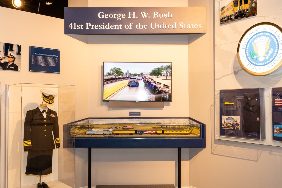 FuneralMuseum tweet media