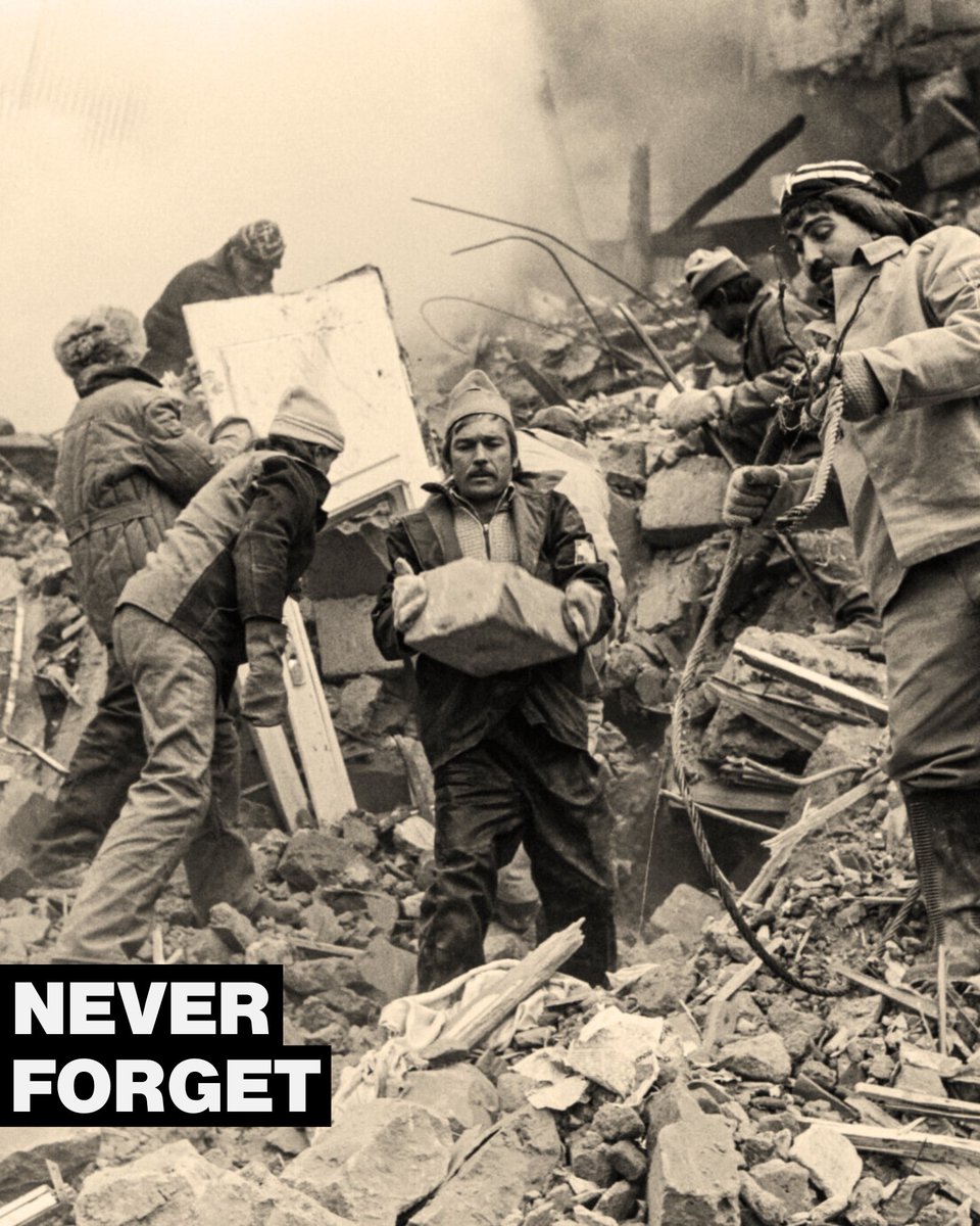 ZartonkMedia's tweet photo. On this day of mourning, we remember the victims of The Spitak Earthquake.

35 years ago today, on December 7, 1988, at 11:41 a.m. (local time), the entire world watched reports of the 6.8-magnitude Spitak Earthquake, which shook northwestern Armenia. It was followed by a 5.8-magnitude aftershock four minutes later. In the epicenter – the village of Nalband – the tremors were reported to measure 10 on the Richter scale.

The towns of Spitak, Leninakan, Kirovakan, and Stepanavan, along with hundreds of villages, were fully or partially demolished in a few seconds. It left more than 25,000 people dead, 140,000 disabled and over 500,000 homeless. 17 of the housing resources broke down (over 8 million square meters of living area). 230 industrial objects and 82 thousand workplaces were ruined due to the quake. The economic damage to Armenia amounted to 13 billion RUB.