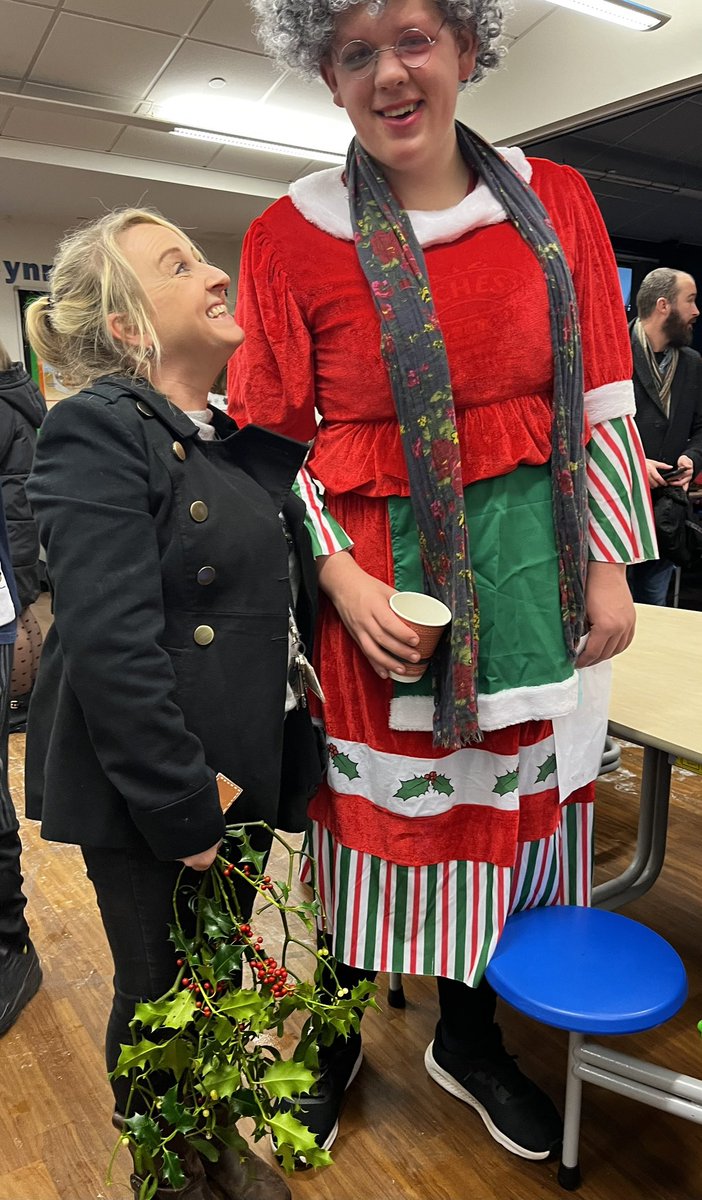 sjs_jones's tweet photo. Hwyl a sbri yn ein ffair Nadolig prynhawn ‘ma. Gwaith gwych Blwyddyn 10 @YGG_Gyrfaoedd 🎄🎅🏻 Fun at the Christmas Fair this afternoon. A job well done by our Year 10 students @YsgolGwynllyw https://t.co/zBQ2TlHHnr