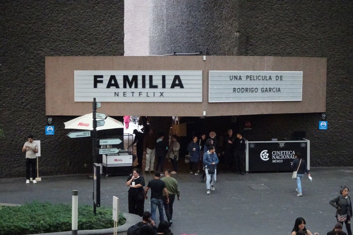 FAMILIA opens theatrically in México today. This was pure joy from start to finish. Congrats to all involved!