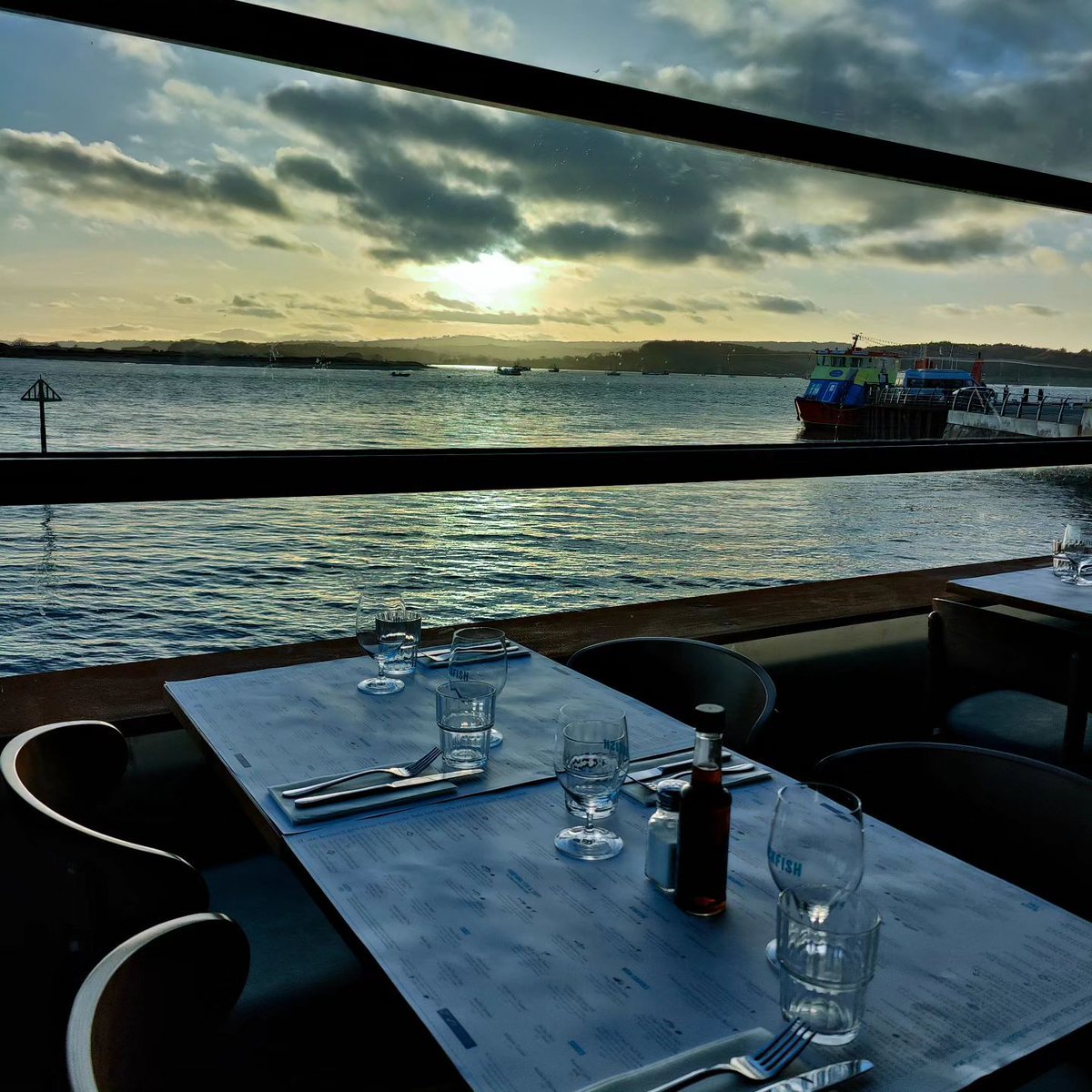 A table with a view 🍴🌊⁠
⁠
📸 - Thank you <a href="/devontoffees/">Devontoffee💙</a> for sharing