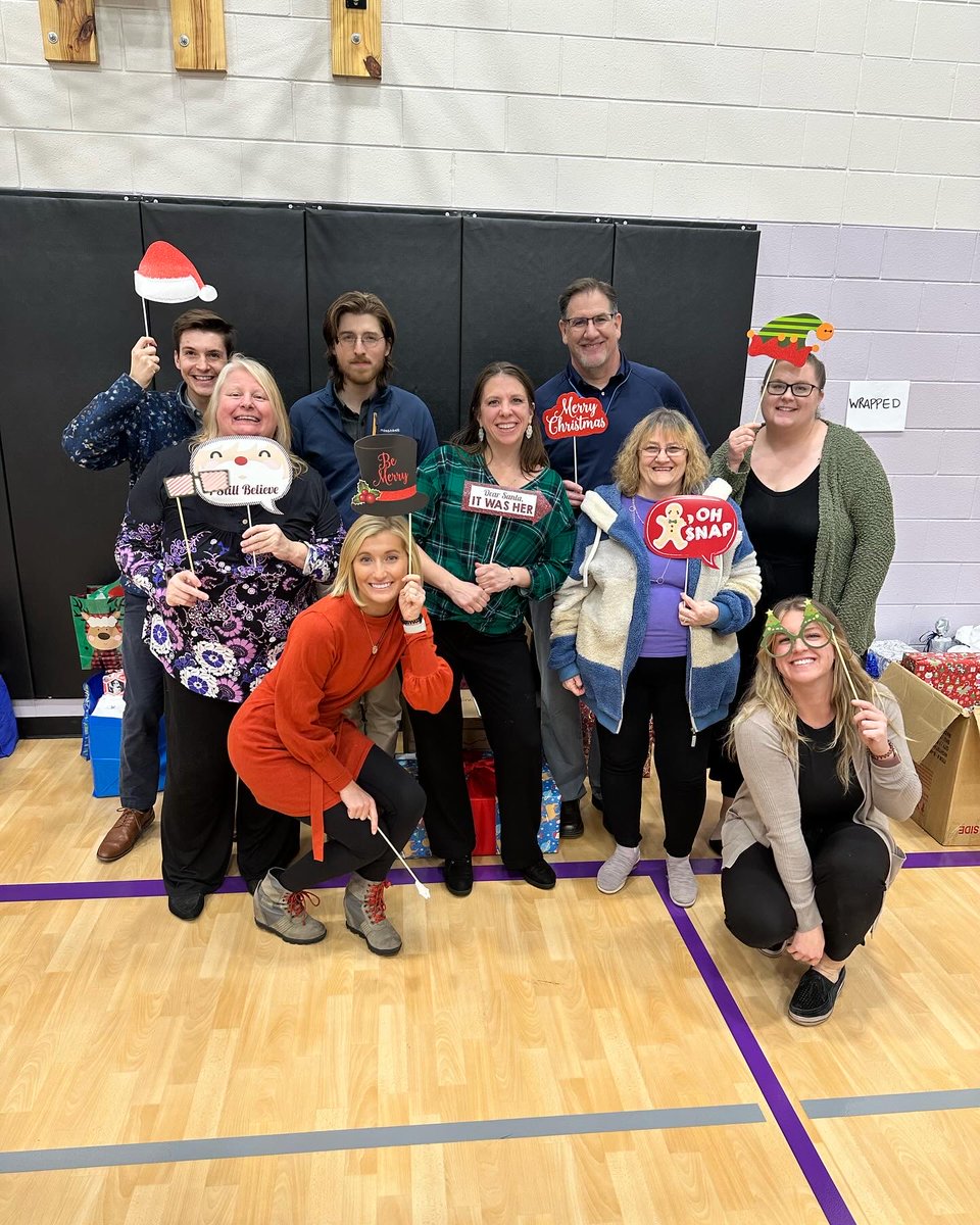 Shoutout to the Mill Steelers who wrapped presents for <a href="/DAB_SJ/">D.A. Blodgett-St. John’s</a> gift drive. Thanks to their dedication, children in need will receive beautifully wrapped presents this holiday season. And a special thank you to everyone at Mill Steel who donated a gift! 🤗🎁