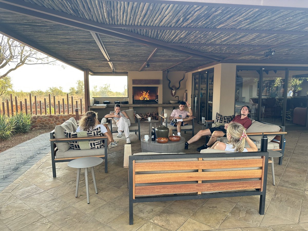 JennyMeadows800's tweet photo. Night away with the team #bushcamp https://t.co/jI43io5Rw8