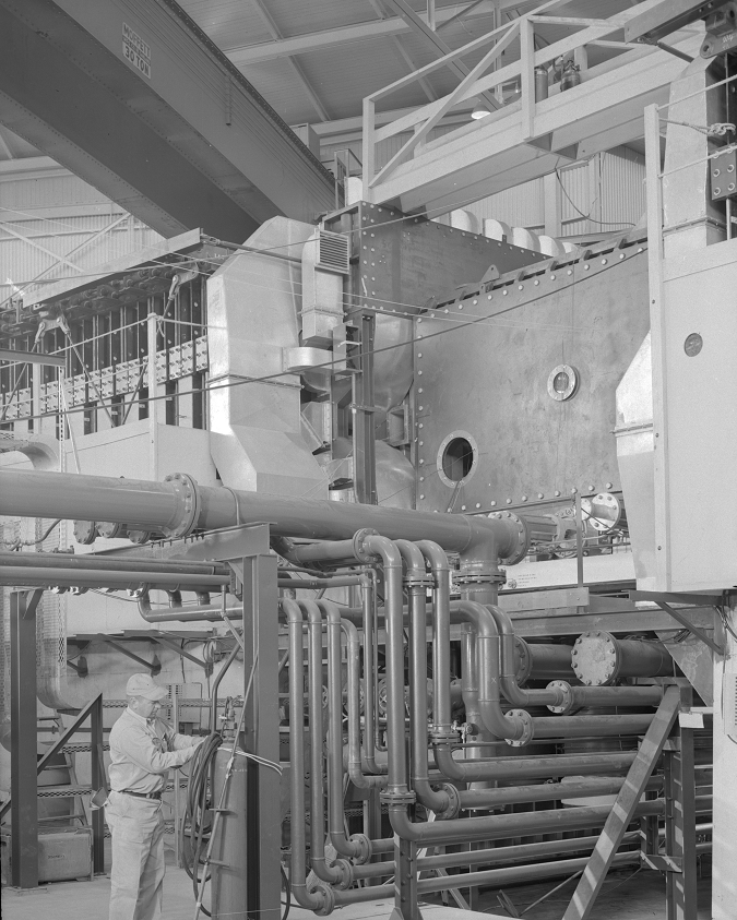 East tangent tank inner radius. Photograph taken December 14 1953. Bevatron-635 catalog.archives.gov/id/22122136
