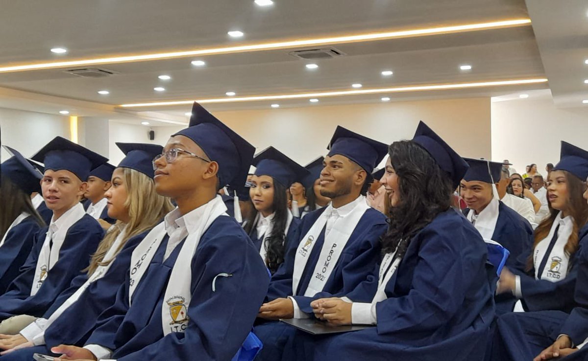 ylromeroSub's tweet photo. Aprendices de Articulación de la IE Diocesano en el municipio de Magangue se certificaron como Técnicos 29 en Mantenimiento de equipos y 40 como Técnicos en Asistencia Administrativa doblemente Titulados #Ccys @SENAenBolivar acompañados por la lider de articulación @KDCARRIAZO https://t.co/Q3o4yeVhG3