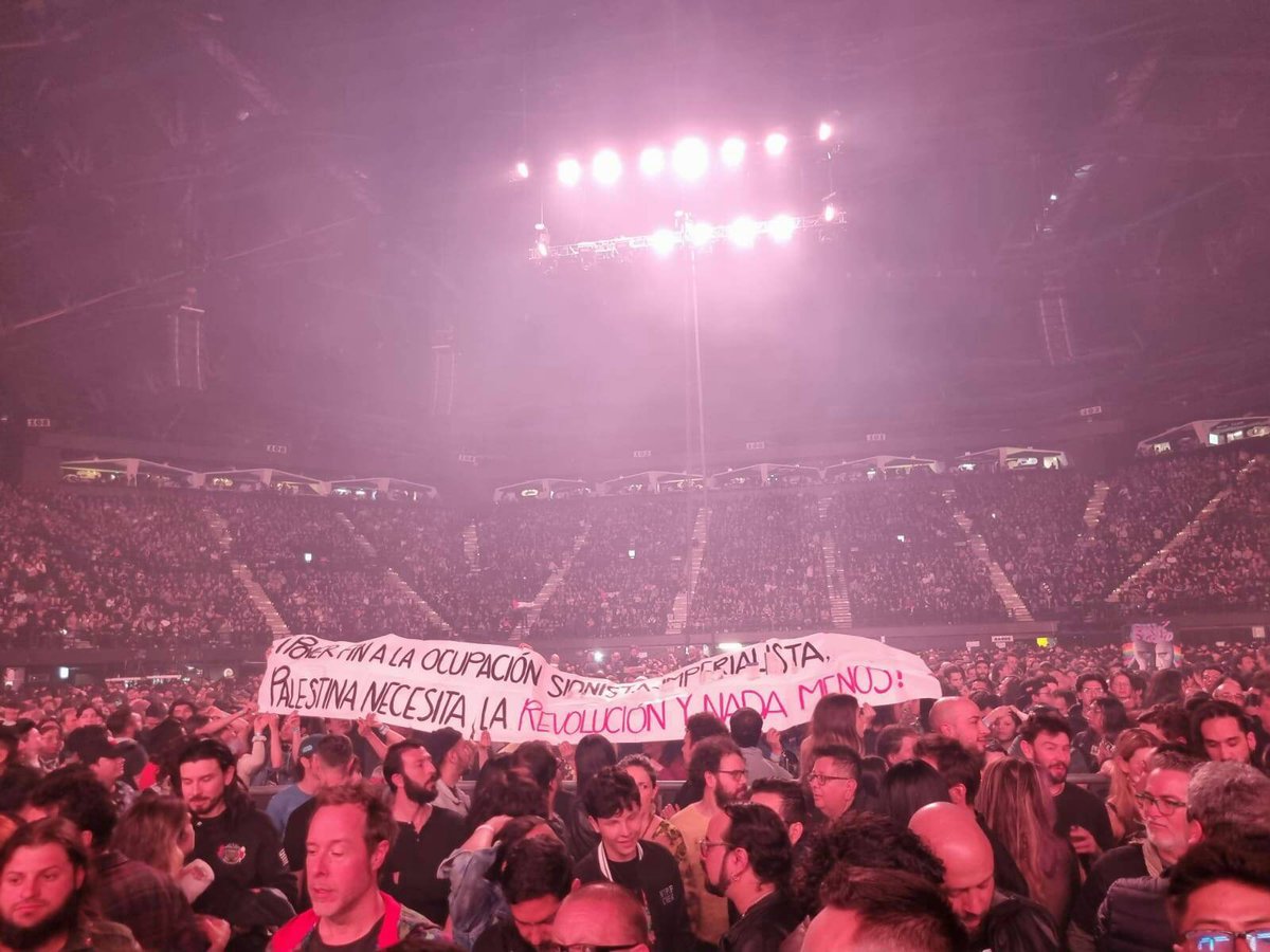 ComRevCo's tweet image. Todas las personas de conciencia deben condenar el crimen que Israel/EE.UU. comete contra Palestina, reconociendo que lo que el mundo necesita es un fin al sistema que produce todo este horror, necesita una verdadera revolución. #RogerWaters #PinkFloyd #Gaza #Palestine #Palestina