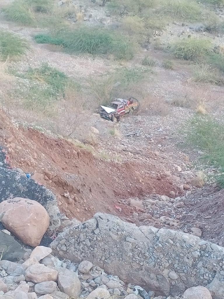 KPRescue1122's tweet photo. ریسکیو1122 ڈیرہ اسماعیل خان

سب ڈویژن درازندہ سروبئی چڑہائی سے اترتے ہوئی ڈاٹسن کو مزدے ٹرک کی ٹکر ڈاٹسن کھائی میں جا گری ریسکیو1122 ٹیم کا بروقت رسپانس

حادثے میں ایک خاتون سمیت 3افراد جابحق ایک شخص زخمی ریسکیو1122 نے تمام نعشوں اور زخمیوں کو درازندہ ٹائپ ڈی ہسپتال منتقل کر دیا https://t.co/7731kUjOd7