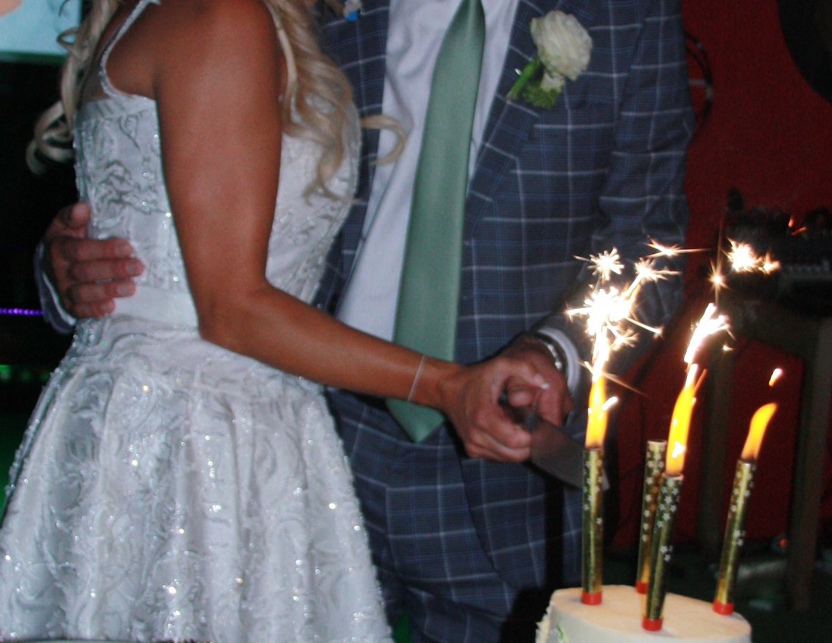 Sparklers top the cake ready to cut at #swissweddingvenue as the evening commences in the private nightclub exclusively for event guests. #swissalpswedding #weddingvenue #weddingvenueideas #exclusivewedding #weddings #wedding #whitewedding #switzerlandwedding