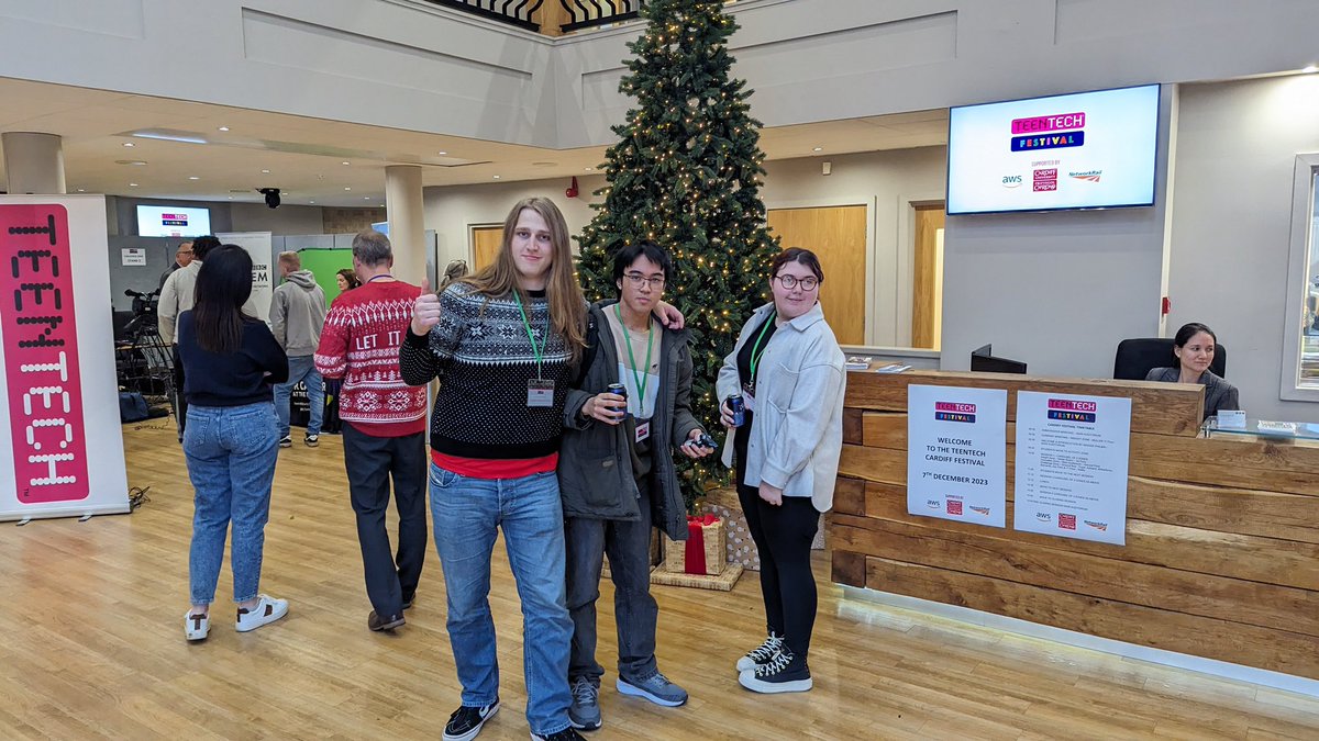 TELCAVC's tweet image. Our #digitalspecialists loved the opportunity to be #DigitalAmbassadors and represent @CAVC at the @teentechevent today! They hosted groups of learners around the event, speaking about their digital skills and future careers. #TeenTech #AI #FutureSkills #computerscience