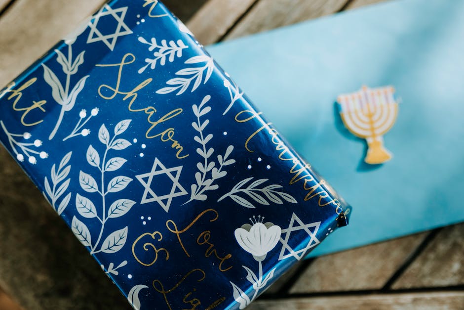 Whether you're traveling or hosting, shipping gifts or sharing well-wishes, we hope you have a safe and wonderful holiday season and a prosperous New Year!
#HappyHanukkah
#MakeaDifference
#Peace