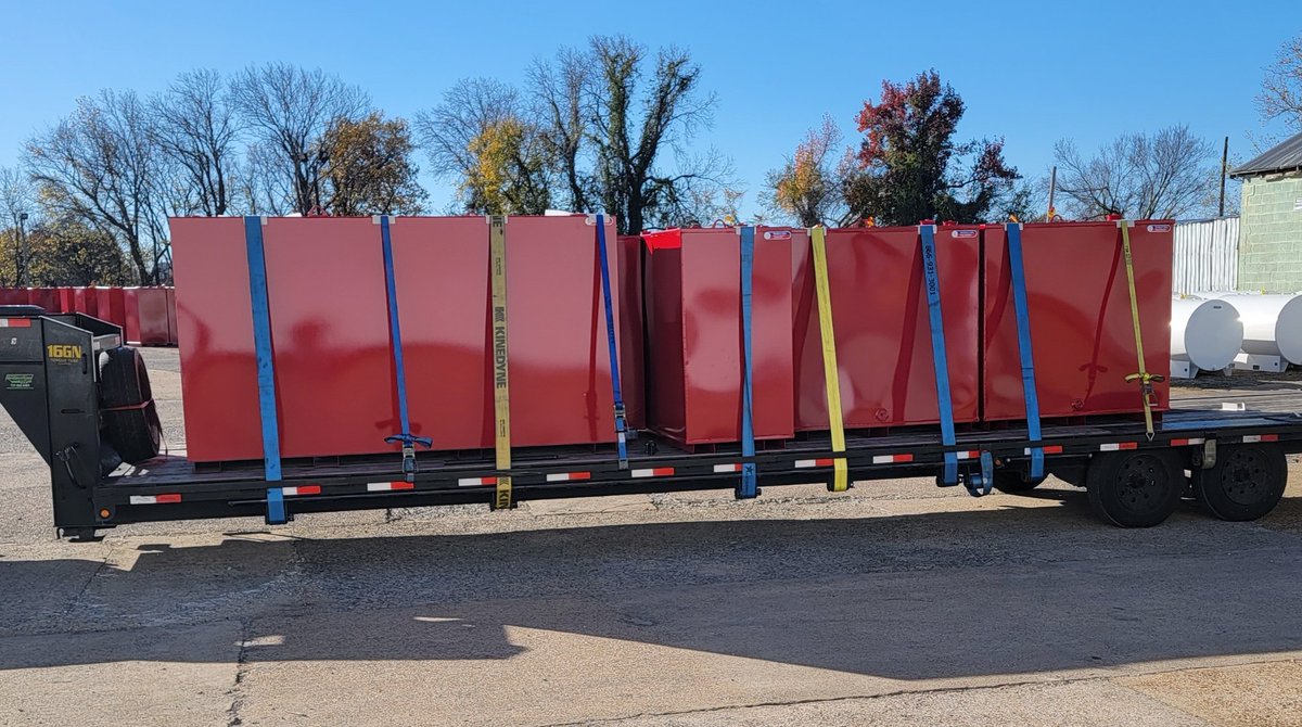 NewberryTanks's tweet photo. This week, many large tanks mixed in with some lube, #Flameshield and #Fireguard tanks. This week's tanks went to Georgia, Mississippi, Michigan, Missouri, Tennessee, Massachusetts, Kansas, Indiana and Louisiana. https://t.co/GzE4lXxsxH
#TankThursday #LubeOil #OilandGas https://t.co/5DOUgiImY5