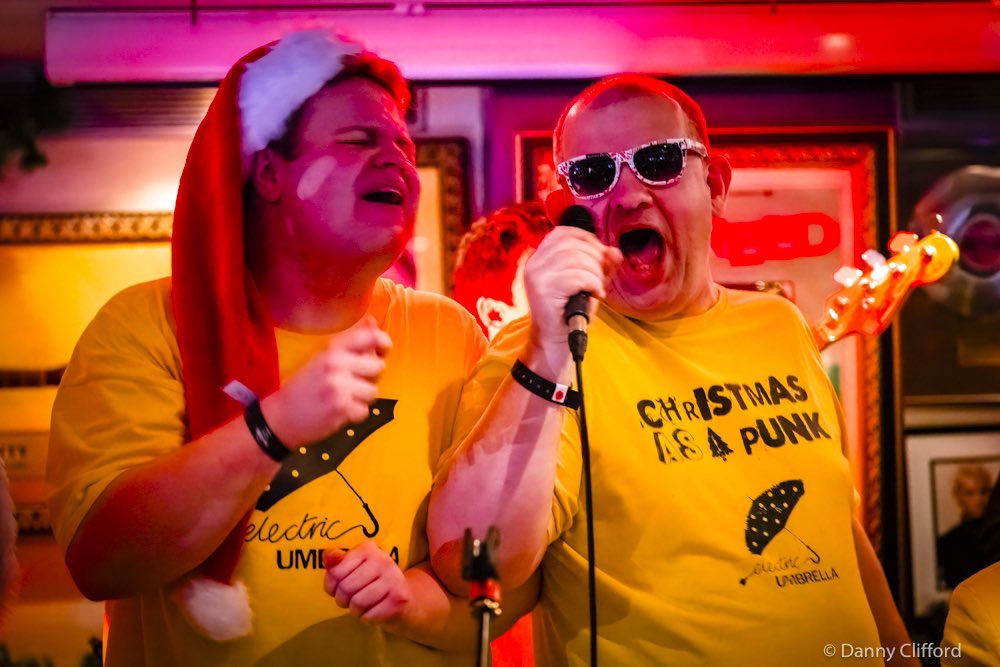 electricbrolly's tweet image. We had an amazing night @HardRock, launching “Kindness Isn’t Just For Christmas” &amp;amp; marking our 10th Anniversary. It felt very special to share the celebrations with people who are such an important part of our journey. Thanks to all @hardrockhotels for hosting us.