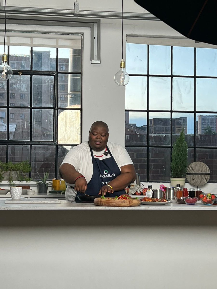 Mbasa__Kula's tweet image. That couscous salad,those lamb chops, and those wings look amazzzzing 😭😭🤩🤩

Speaking about amazing ,the budgeting tips from @AfricanBank and @Shoun_B were equally great,I've learnt a lot from this cook along 
 
#Kefestive
#AudacityToBelieve