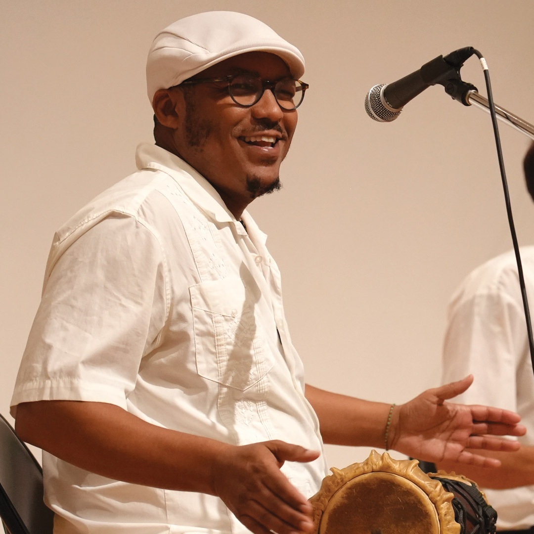 UFexplore's tweet photo. Meet Oşubi Craig, who leads UF's Center for Arts, Migration and Entrepreneurship. @UF_CAME's global network explores the intersection of culture, economy and creativity to fuel the arts economy. 
Our Q &amp; A: https://t.co/firwuYkzFH https://t.co/QxvAX4IKOw