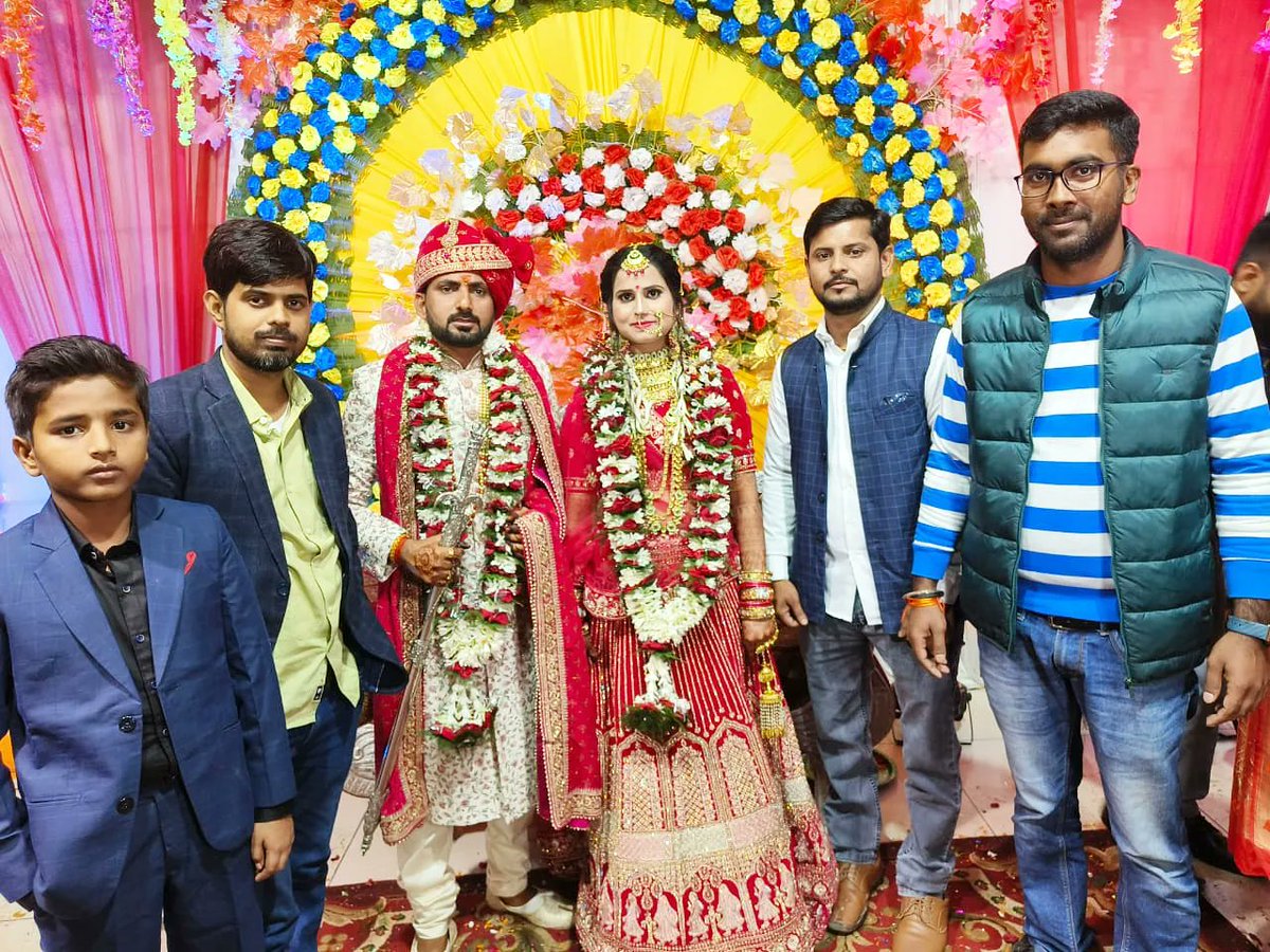 chandel_VS's tweet photo. छोटे भाई कुणाल सिंह के विवाहोत्सव मे सम्मिलित हुआ। https://t.co/Y0N7qlcEUI