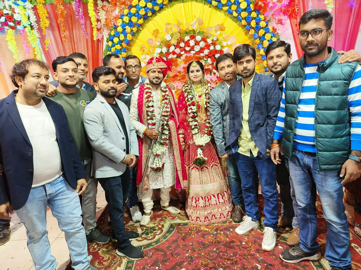 chandel_VS's tweet photo. छोटे भाई कुणाल सिंह के विवाहोत्सव मे सम्मिलित हुआ। https://t.co/Y0N7qlcEUI