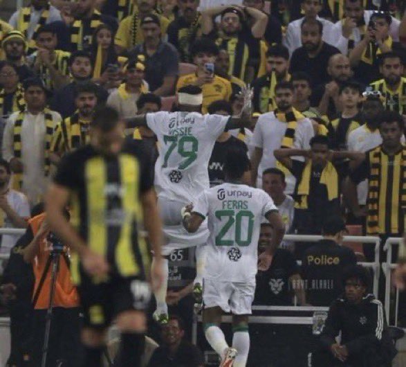 Khlved's tweet photo. سقط سروال كيسيه و سقط معه الاتحاد https://t.co/wvytCzJVrx