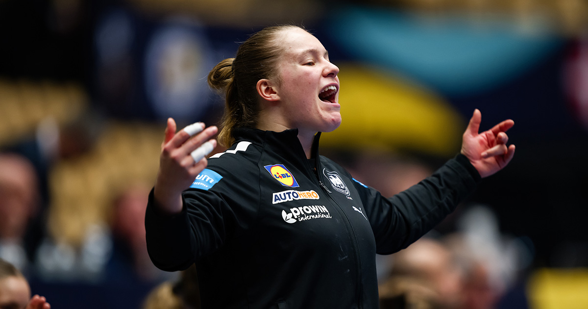 DHB_Teams's tweet photo. Auf und neben der Platte: GO, GO, GO! 👏

(🇩🇪 3:5 🇷🇴, 9. Min.)

#GERROU #WIRIHRALLE #aufgehtsDHB #Handball 📸 Sasa Pahic Szabo / kolektiff https://t.co/OOtp4YhK5x