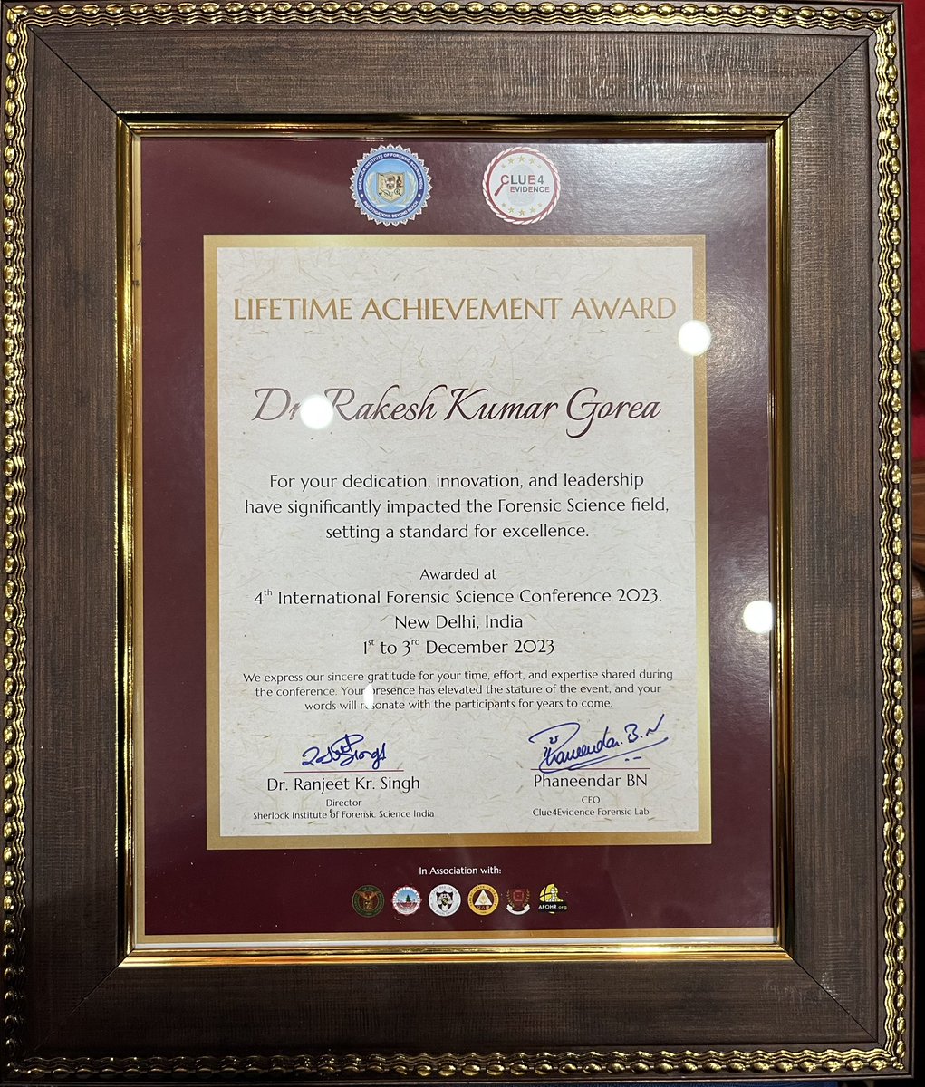 GoreaRK's tweet photo. Receiving Lifetime Achievement Award at Delhi University during 4th International Forensic Science Conference from Sh Jaiswal JC Delhi Police, Sh Keshav Kumar Rtd DGP Gujarat, Dr Ma From Philipines, Dr Green Robert from UK &amp; Actor Dr Salunkhe of CID serial fame Mr Narendra Gupta https://t.co/MCthxnTKvj