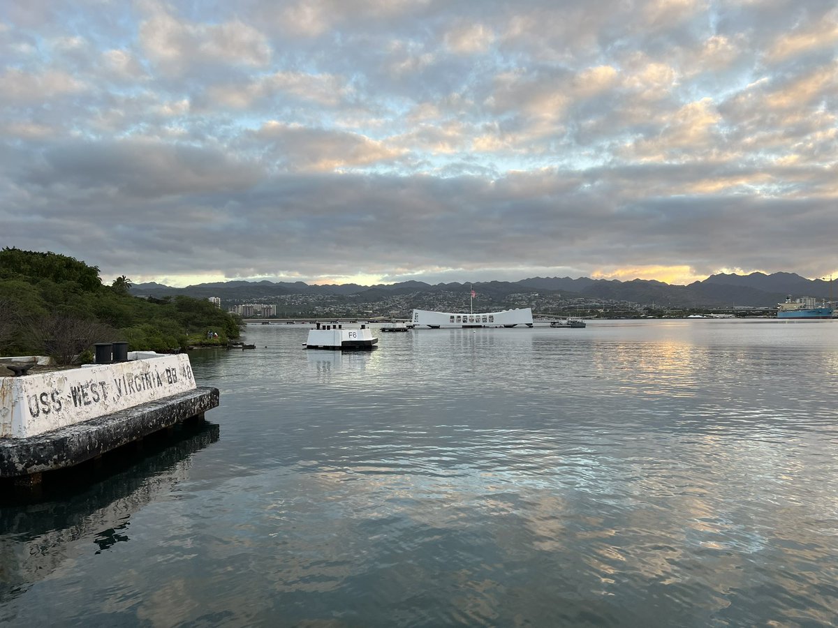 frankstah's tweet photo. Sunrise over Battleship Row. @USSArizona 

#PearlHarbor82 #PearlHarborRemembranceDay #PearlHarbor https://t.co/05WmL72x8d