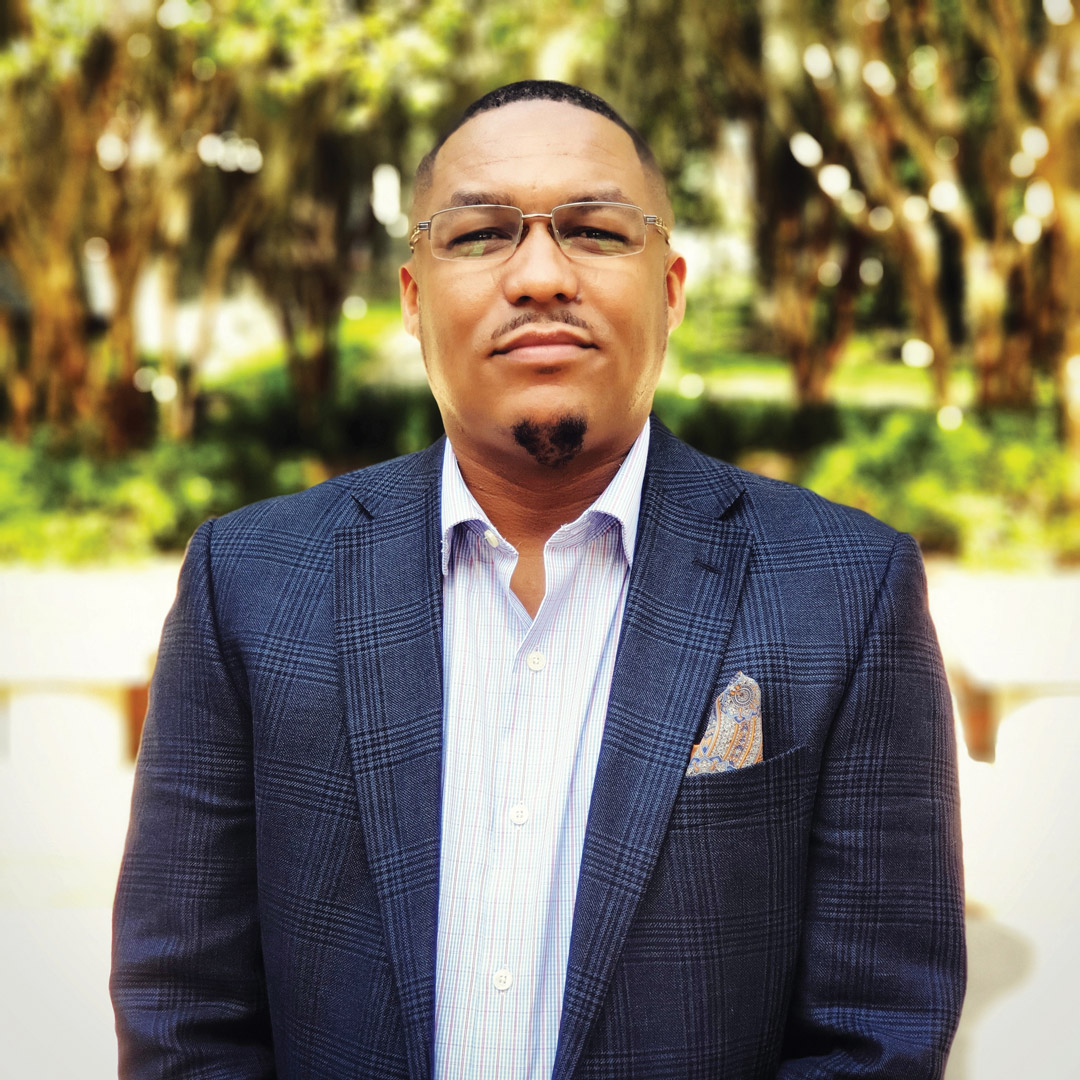 UFexplore's tweet photo. Meet Oşubi Craig, who leads UF's Center for Arts, Migration and Entrepreneurship. @UF_CAME's global network explores the intersection of culture, economy and creativity to fuel the arts economy. 
Our Q &amp; A: https://t.co/firwuYkzFH https://t.co/QxvAX4IKOw