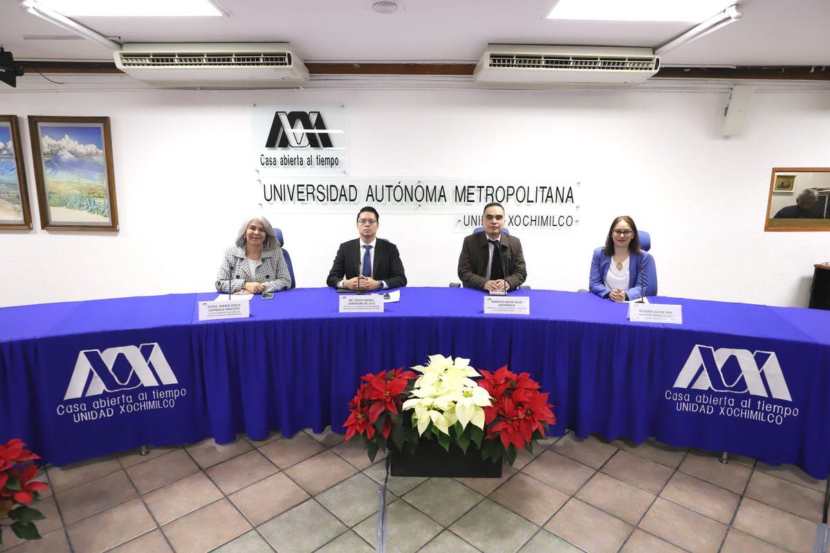 InfoCdMex's tweet photo. La Comisionada @navysanmartin encabeza las actividades de la clausura de la 13ava edición del Diplomado “#Transparencia, #AIP, #RdC y #PDP”, el cual llevamos a cabo en coordinación con la
@UAMXoc; le acompañan las Comisionadas
@MaricarmenNava y @lauraenriquezr https://t.co/0064zx8uIM