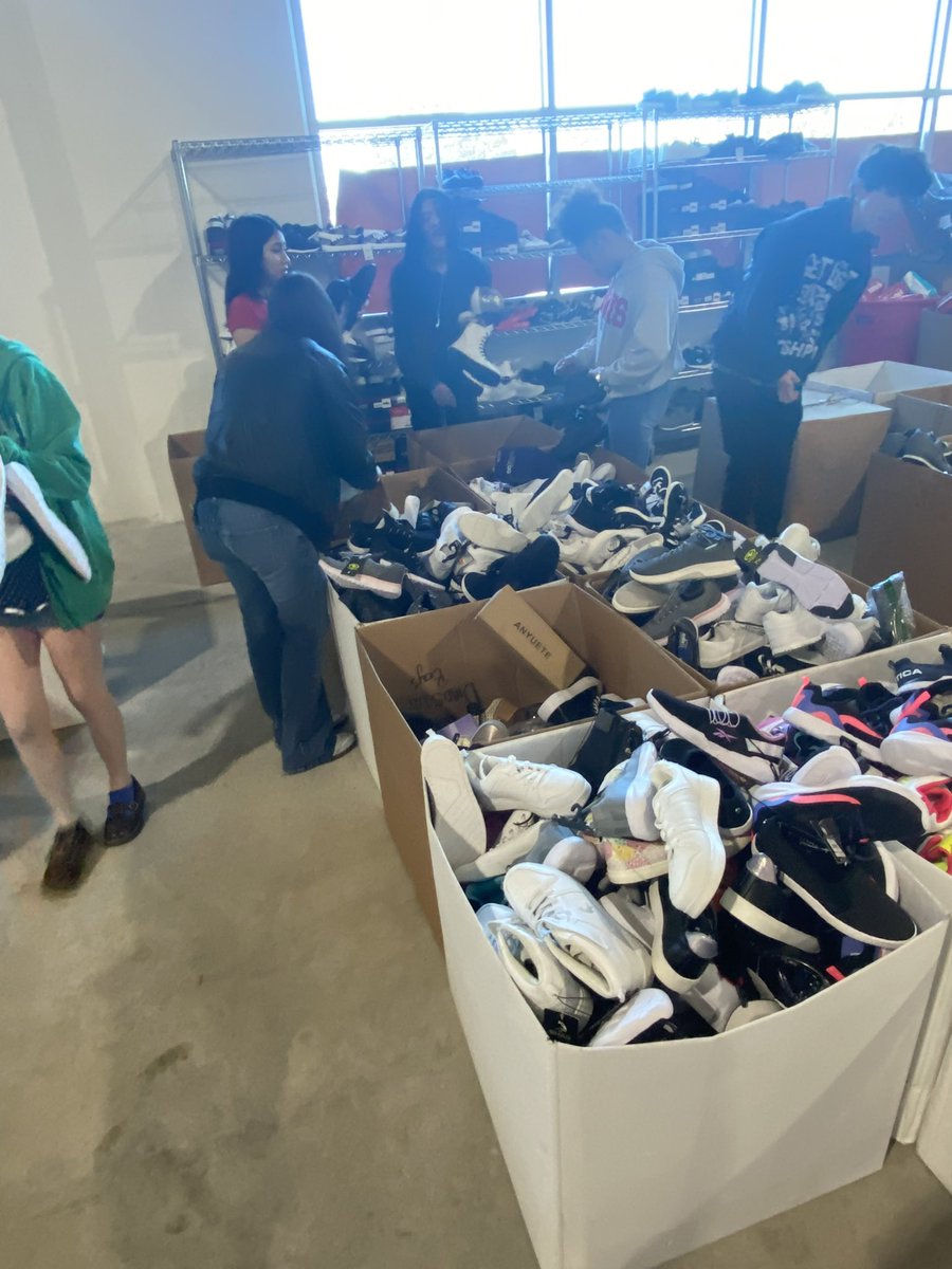academy_ACE1's tweet photo. We serve our community @salvationarmy https://t.co/TorGlYrEEn