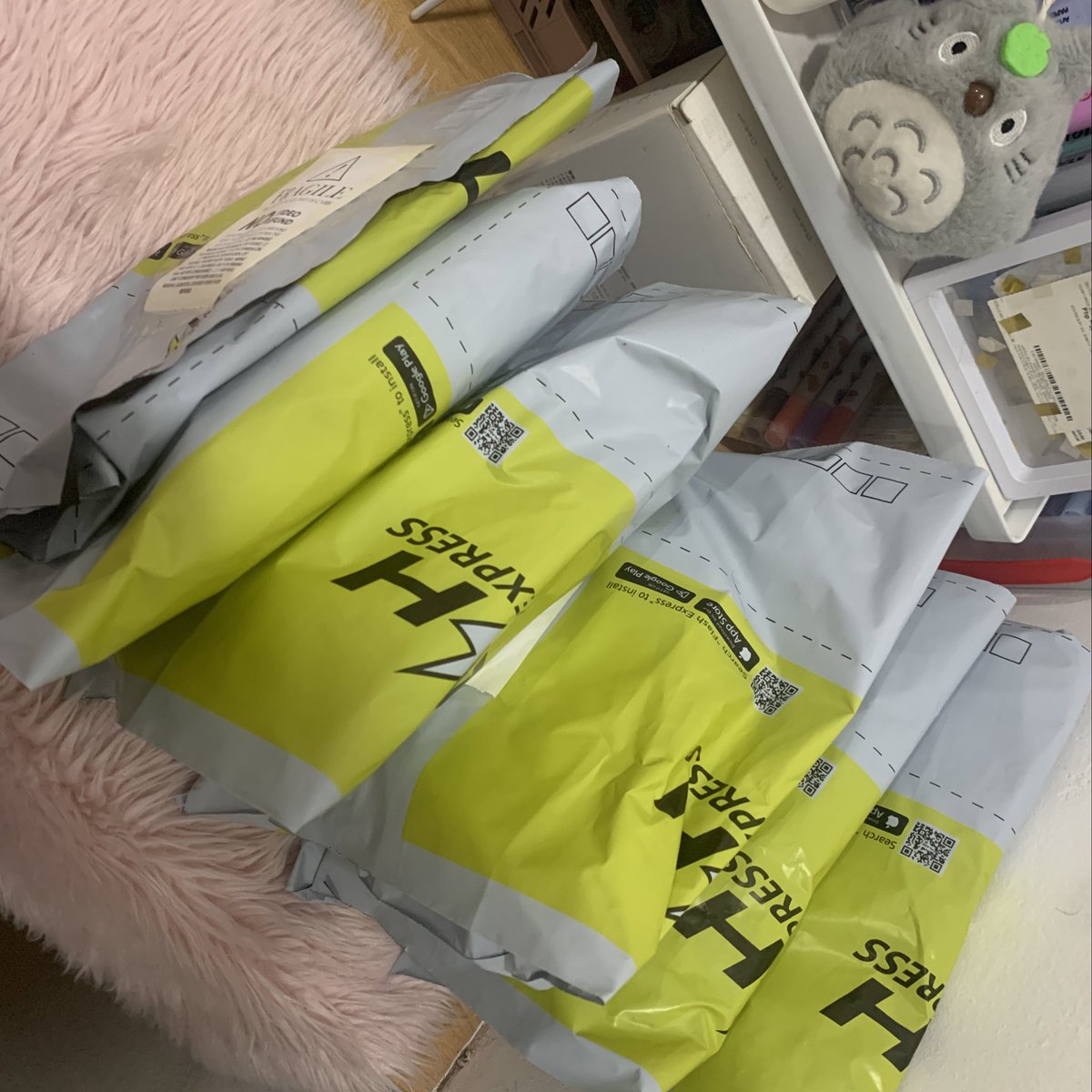 softeawons's tweet photo. โ #softeaupdates . . โก
๊ฐ๐๊ฑ free claims shipment!
๏น hi good morniggg! done packing for those who already c/o pooo ! 6 parcels to be picked up po tom :) https://t.co/bRcXlDwqxo