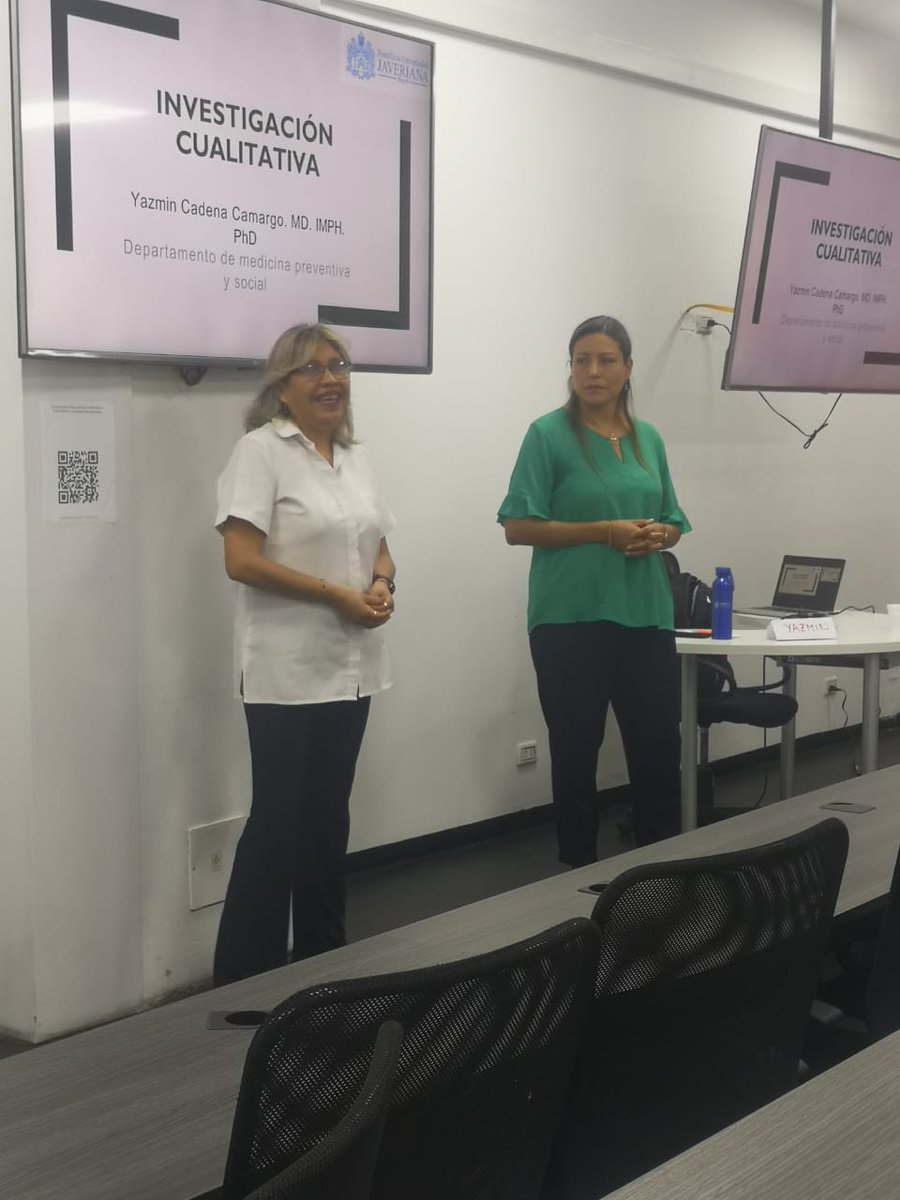 (SPA)Dra.Yazmin Cadena(<a href="/UniJaveriana/">Pontificia Universidad Javeriana</a>), liderando una capacitación en investigación cualitativa en salud global, abierta a miembros de nuestro Centro de Investigación <a href="/UnifranzBolivia/">Unifranz Bolivia</a>. 3 días dedicados a comprender el uso de métodos y análisis desde una perspectiva de salud global