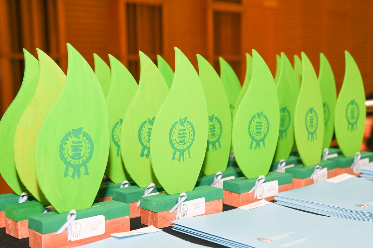 encope_spf's tweet photo. Se realizó el 3° Encuentro Nacional e Internacional de Producción Orgánica, “Premios Argentina Orgánica 2023” en el Centro Cultural de la Ciencia en Palermo y 𝗘𝗹 𝗘𝗡𝗖𝗢𝗣𝗘 recibió 𝘂𝗻𝗮 𝗺𝗲𝗻𝗰𝗶𝗼́𝗻 𝗲𝘀𝗽𝗲𝗰𝗶𝗮𝗹 👏🏼 @AgriculturaAR https://t.co/JpybAup8Oc