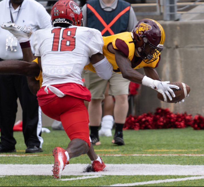 Miles Miskel (@milesmiskel) on Twitter photo #AGTG Blessed to have received an offer from Central State University <a href="/BillEllinghaus/">Coach Ellinghaus</a> @Rivals_Clint <a href="/EDGYTIM/">Timothy “EDGYTIM” OHalloran</a> <a href="/AllenTrieu/">Allen Trieu</a> <a href="/MohrRecruiting/">Brian Mohr</a> <a href="/LemmingReport/">Tom Lemming</a> <a href="/NVHS_Football/">Neuqua Valley Football 🏈</a> #AGTG Blessed to have received an offer from Central State University <a href="/BillEllinghaus/">Coach Ellinghaus</a> @Rivals_Clint <a href="/EDGYTIM/">Timothy “EDGYTIM” OHalloran</a> <a href="/AllenTrieu/">Allen Trieu</a> <a href="/MohrRecruiting/">Brian Mohr</a> <a href="/LemmingReport/">Tom Lemming</a> <a href="/NVHS_Football/">Neuqua Valley Football 🏈</a>