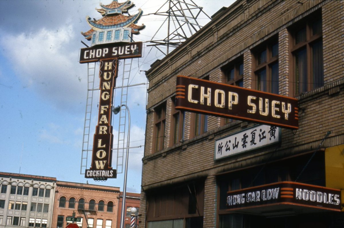 Interesting opportunity to help document the history of American Chinese restaurants in Portland. $60K artist fee. Applications due December 20th.

(Hung Far Low, 112 NW 4th, Portland, 1971)

apano.org/job-posts/rese…