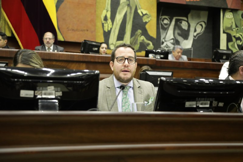 Asamblea_Ec's tweet photo. Secretaría informa que 121 asambleístas no respaldan la reconsideración.

De esta forma queda en firme la aprobación del texto íntegro del proyecto de #LeyDeRiesgos, a excepción del penúltimo inciso del Art. 80 y del Art. 81

#AsambleaEc2023 https://t.co/auWZ4LpMaj