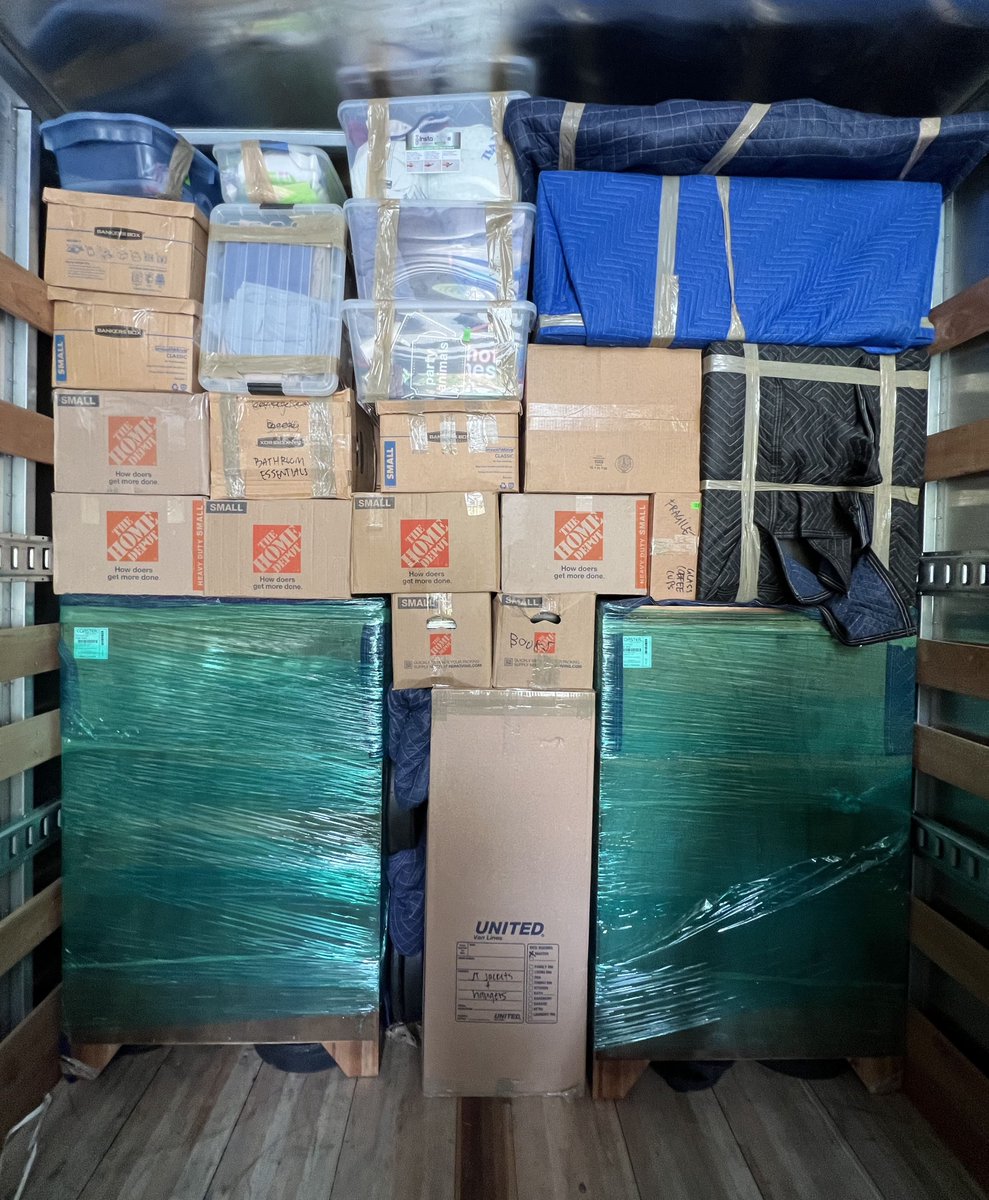 southbaymoving's tweet image. Turning moving day into a game of Jenga, one carefully stacked box at a time! 📦

#moving #movingcrosscountry #movingoutofstate #movingcalifornia #professionalmovers #movingusa #movements #movingplans #movinghome #movingseason #storageboxes #packing #packingtips #movingsafety #mo