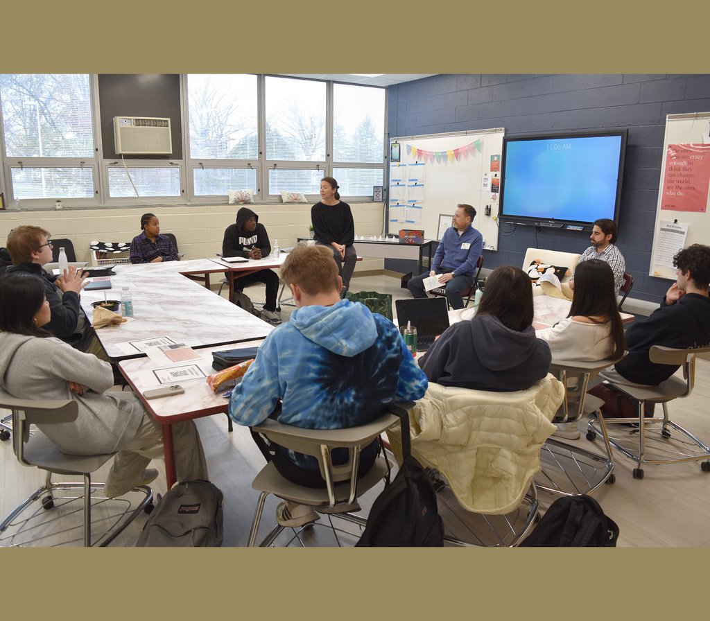AbingtonSchools's tweet photo. Thursday's Abington Senior High School Career Chatters included sessions on Business & Entrepreneurship, Local Manufacturing Opportunities, and Fine Art. Many thanks to the professionals who came to share their valuable experience and career advice. #ASDProud #ASDPathways https://t.co/rkMZ9OcABN