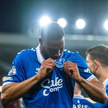 Everton’s third goal of the night against Newcastle, scored by Beto, came after a 29-pass move. 

It is the longest pass sequence leading to an Everton goal ever in the Premier League.

#EFC