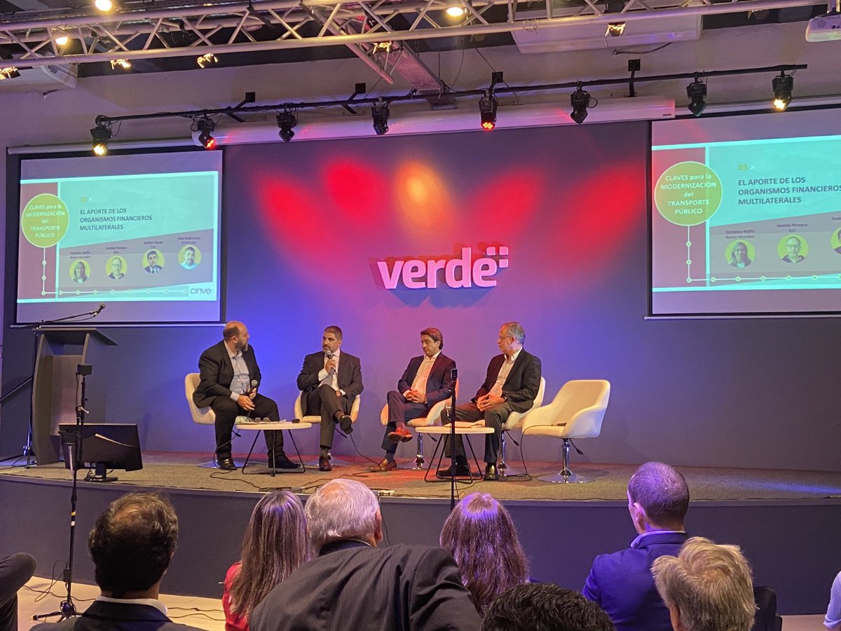 GonzaMarquez_uy's tweet photo. Muy contentos en @CINVE_uy por el trabajo que presentamos sobre actualidad y perspectivas del transporte metropolitano con todos los actores: gobierno nacional y departamentales, usuarios, sindicatos, empresas y organismos multilaterales.

Disponible aquí:
https://t.co/0MSiokitWI https://t.co/UYTuzGHMHI