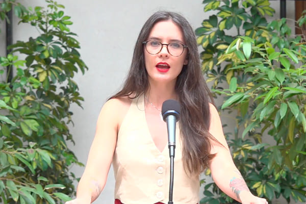 🚨 Camila Vallejo dice que el #incendio lo heredaron del gobierno anterior. Ampliaremos.