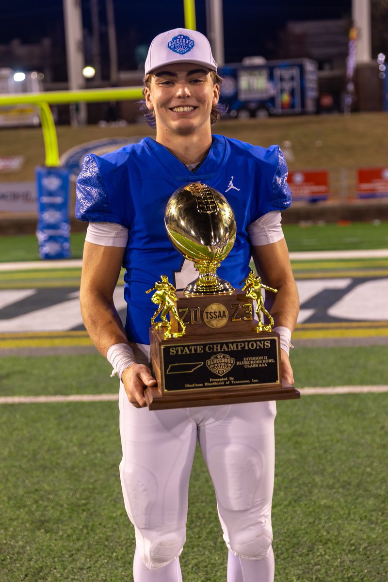 Mathieu Hébert (@mathieuhebert) on Twitter photo Extremely thankful for this team and the coaching staff. What a way to end an amazing time playing for McCallie. Go Big BlueⓂ️
Senior season highlight 💍
hudl.com/v/2MjYjk
<a href="/McCallieFB/">McCallie Football</a> <a href="/cosimp4real/">coachsimpson</a> <a href="/McCallieSports/">McCallie Athletics</a> Extremely thankful for this team and the coaching staff. What a way to end an amazing time playing for McCallie. Go Big BlueⓂ️
Senior season highlight 💍
hudl.com/v/2MjYjk
<a href="/McCallieFB/">McCallie Football</a> <a href="/cosimp4real/">coachsimpson</a> <a href="/McCallieSports/">McCallie Athletics</a>