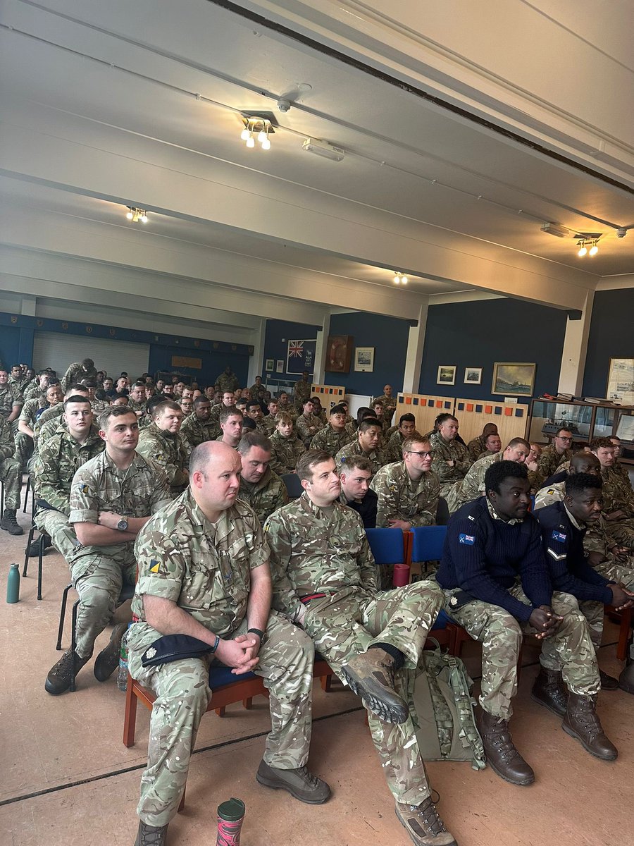 Today the regiment received 2 fantastic road safety briefs from PC Elliot Campbell from Hampshire Police and our MTWO, WO2 Wilkie. This information is key to ensure our soldiers, friends and families remain safe over the festive period. #wearetherlc #104bde #hampshirepolice