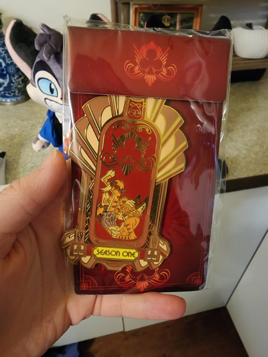 CandyColorWolf's tweet image. MY DAPPER LITTLE CAT MEN ARRIVED!! And the Keychain!!! Oh my gosh, they're adorable!! I'm so happy they arrived!! (Ironically, I also bought alcohol for a party that just so happens to match them surprisingly well!!) #Lackadaisy #LackadaisyCats