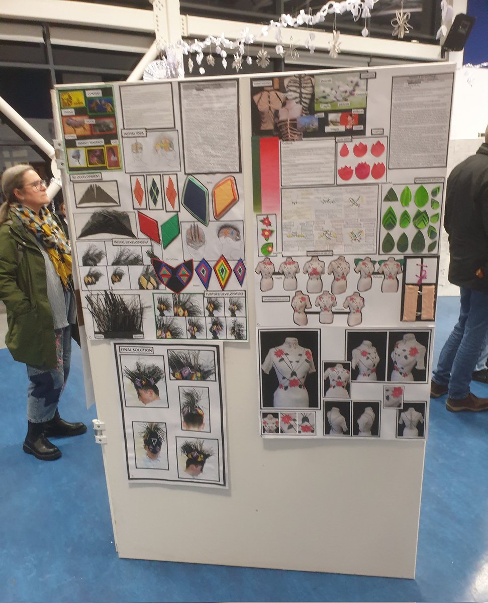 BiggarHigh's tweet photo. Xmas Showcase/Fayre β
#bhs_creativity https://t.co/6pgGCHijlP