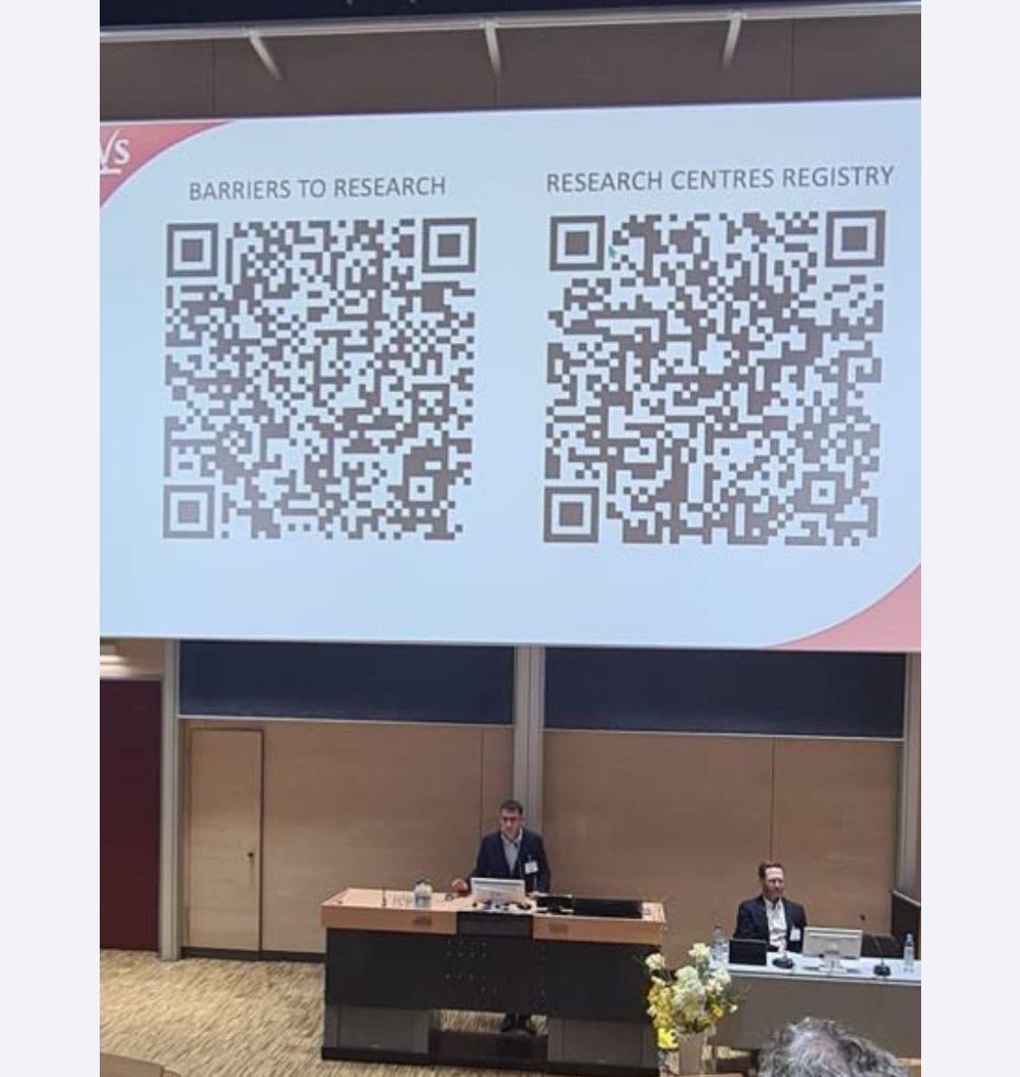 Very happy to present in Munich 🇩🇪 MAC 12th on Telemedicine in Vascular surgery and e-Health ! Great session « Digital Vascular Medicine » . Multidisciplinary cross border collaboration is the key to validate AI-tools ! European Research Hub (ERH) @ESVSmembership