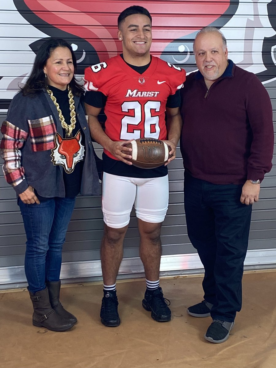 DecaroJeremy's tweet photo. Loved my Official visit this past weekend at Marist! Thank you for a great two days! @CoachTosches @Coach_Suta https://t.co/nUzSbMfi5B