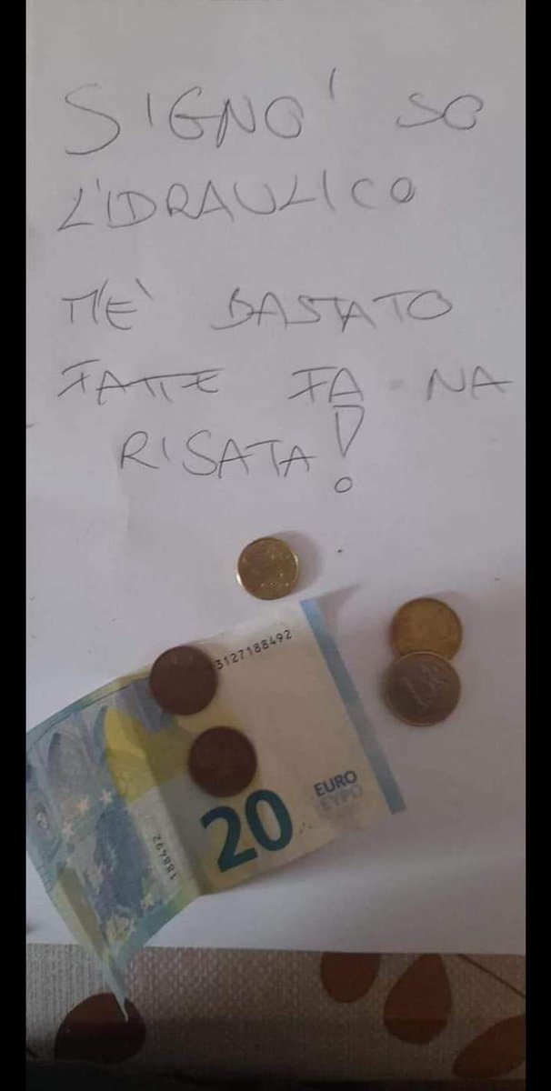 CuoreIschitano's tweet photo. Alloggio popolare 
Mi apre una signora tutta imbacuccata con sciarpa cappello e guanti. 
Entro... un freddo boia dentro la casa. 
Signora sull'ottantina sola e visibilmente non agiata economicamente! 
3 ore per sistemare radiatori, sostituire valvole e cose varie per far ⬇️ https://t.co/GB6Oo1vXku