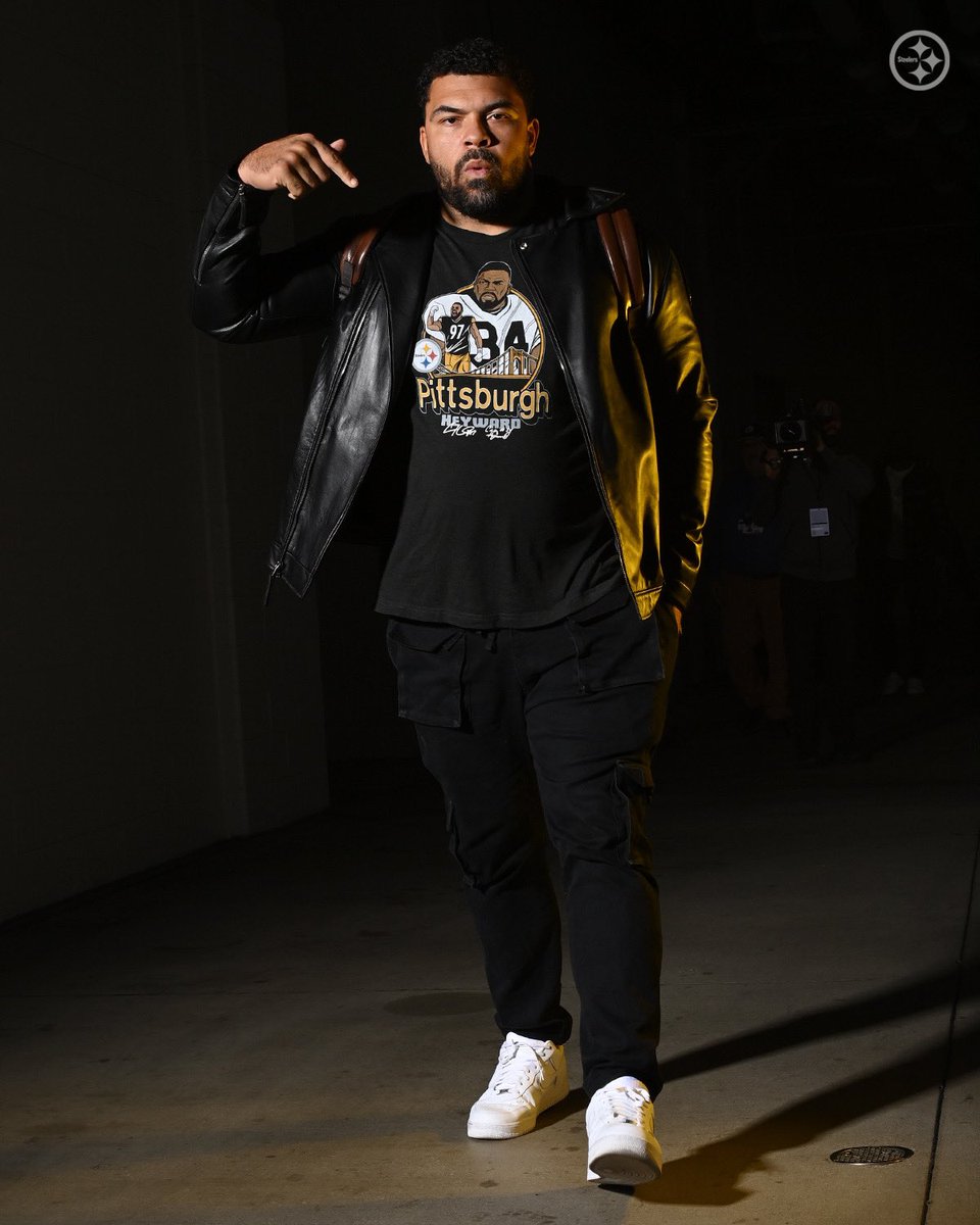 steelers's tweet photo. Get your Heyward Family shirt now at the @SteelersShop ➡️ https://t.co/JNyF193O1H

#WPMOYChallenge @CamHeyward https://t.co/p82bVX1QXM